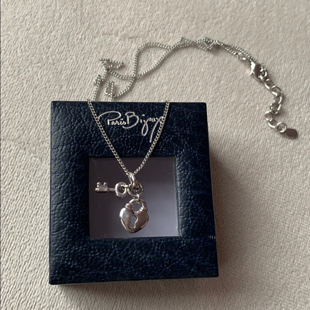 Paris Bijoux Dainty heart and key necklace
